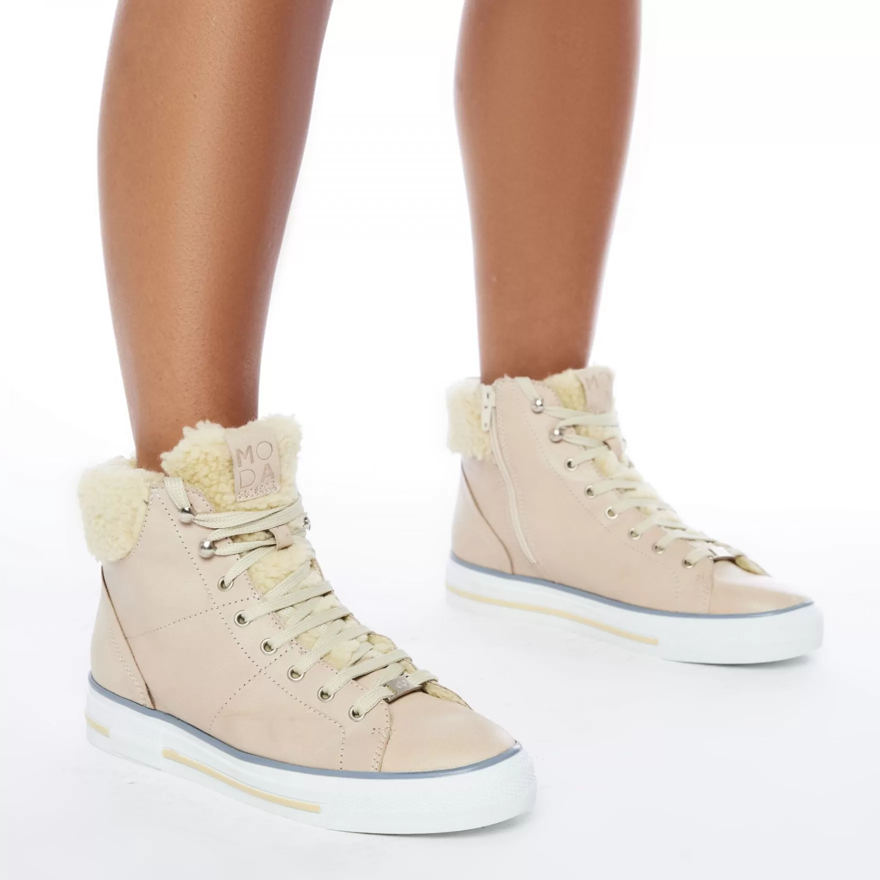 High-Top Trainers*Moda in Pelle High-Top Trainers