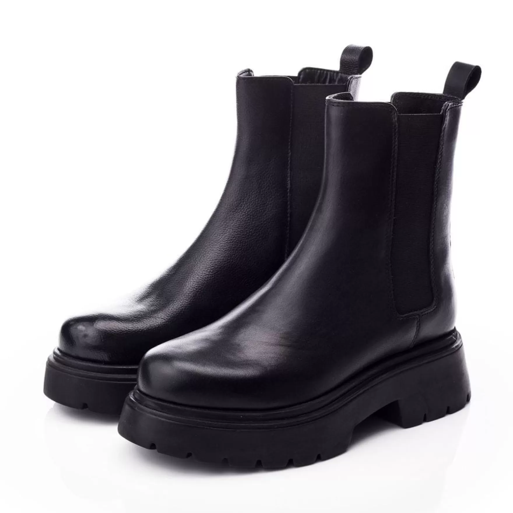 Gift Guide | Chelsea Boots*Moda in Pelle Gift Guide | Chelsea Boots